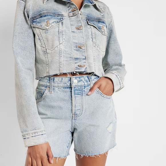Express Mid Rise Boyfriend Blue Jean Shorts NWT (MAKE AN OFFER) - Picture 3 of 7
